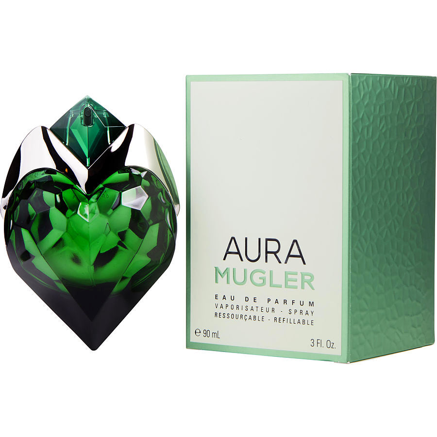 AURA embodies a woman's connection to the world, to her surroundings, to her nature. She is powerful, free and extremely in touch with her innermost rhythm and desires. Bold, uninhibited and fierce, she can express who she wants to be, not what others expect her to be. Invigorate your senses and awaken your vital energy with the botanical freshness and feline sensuality of AURA.