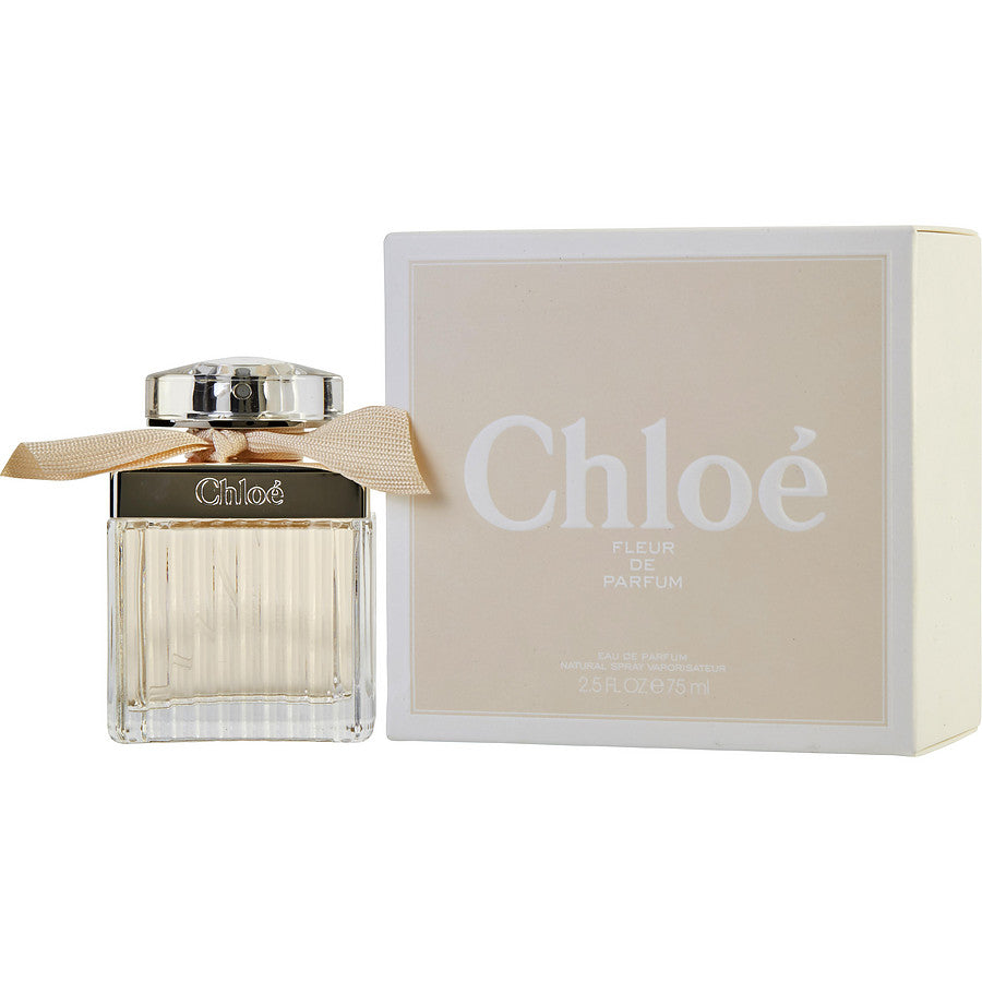 Chloé Fleur de Parfum appears in July 2016 as a new edition of the popular rose fragrance Chloe Eau de Parfum from 2008. Chloé Fleur de Parfum retains the character of the original with additional "flower charm" in an attempt to display a rose bouquet in powdery beige. It is described as a naturally elegant and sensual veil that covers the skin.
The delicate and powdery composition is a work of perfumers Michel Almairac and Mylene Alran, who tried to evoke the essence of a flower in its full bloom. The perfume allegedly contains rose pistil. With pistil rose and its fruity and spicy undertones, the additional accords include fresh and sparkling verbena blossom, almondy cherry blossom and powdery rice.
The face of the perfume is Dree Hemingway. The fragrance arrives as the standard bottle form of the collection, decorated with a beige ribbon around its neck.