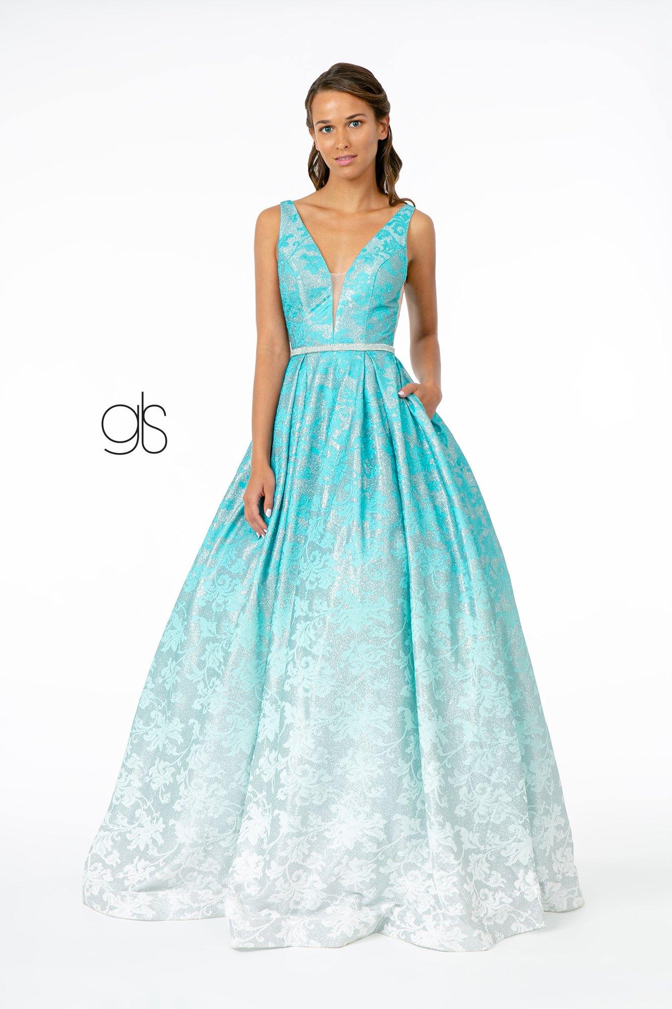 <p> </p> <p><span>This stunning long prom dress features a sleeveless deep V-neckline. Floor length A-line skirt perfect for any special occasion.</span></p> <p> </p> <p>Fabric : Jacquard </p> <p>Length : Floor Length</p> <p>Sleeve Style : Silver</p> <p>Colors : Blush, Mint</p> <p>Sizes : XS, S, M, L, XL, 2XL, 3XL</p> <p>Fully Line</p> <p>Soft Cup Inserts</p> <p>Occasion : Formal, Prom, Homecoming, Evening Party</p> 