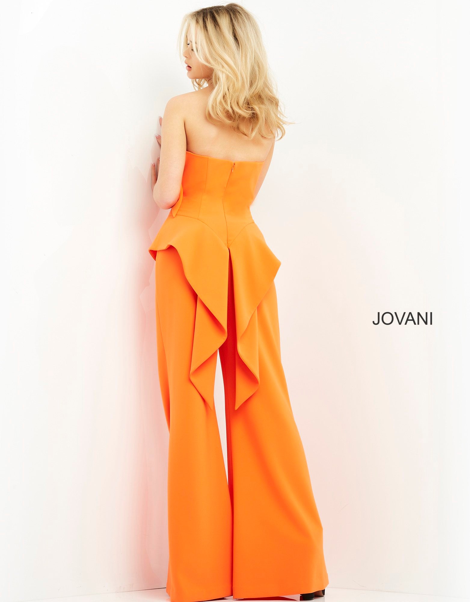 <li>
<strong>Collection:</strong> Evening Dresses, Jumpsuit</li><li>
<strong>Material:</strong> Scuba</li><li>
<strong>Style: </strong>Jumpsuits</li><li>
<strong>Details:</strong> Ruffles</li><li>
<strong>Length:</strong> Pants</li><li>
<strong>Back Style: </strong>Zipper</li><li>
<strong>Necklines: </strong>Sweetheart</li><li>
<strong>Sleeve Type:</strong> Strapless</li><li>
<strong>Color:</strong> Black, Emerald, Ivory, Orange, Red</li>