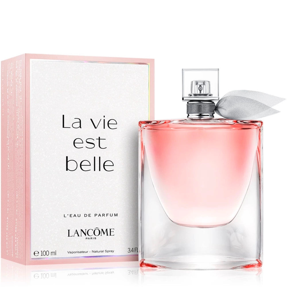 <p>LIMIT 1 PER CUSTOMER</p>
<p>Released in 2012. La vie est belle or life is beautiful—the expression of a new era. It represents a choice; the choice to break free from convention, the choice to create your own path to happiness. La vie est belle introduces a new olfactive story, the first ever iris gourmand. <br><br>The juice is made with the most precious natural ingredients, a modern interpretation of an oriental fragrance with a twist of gourmand. It entwines the elegance of iris with the strength of patchouli and the sweetness of a gourmand blend for an incredible scent with depth and complexity. <br><br>Notes: Iris, Patchouli, Gourmand. <br>Style: Free. Happy. Deep.</p>