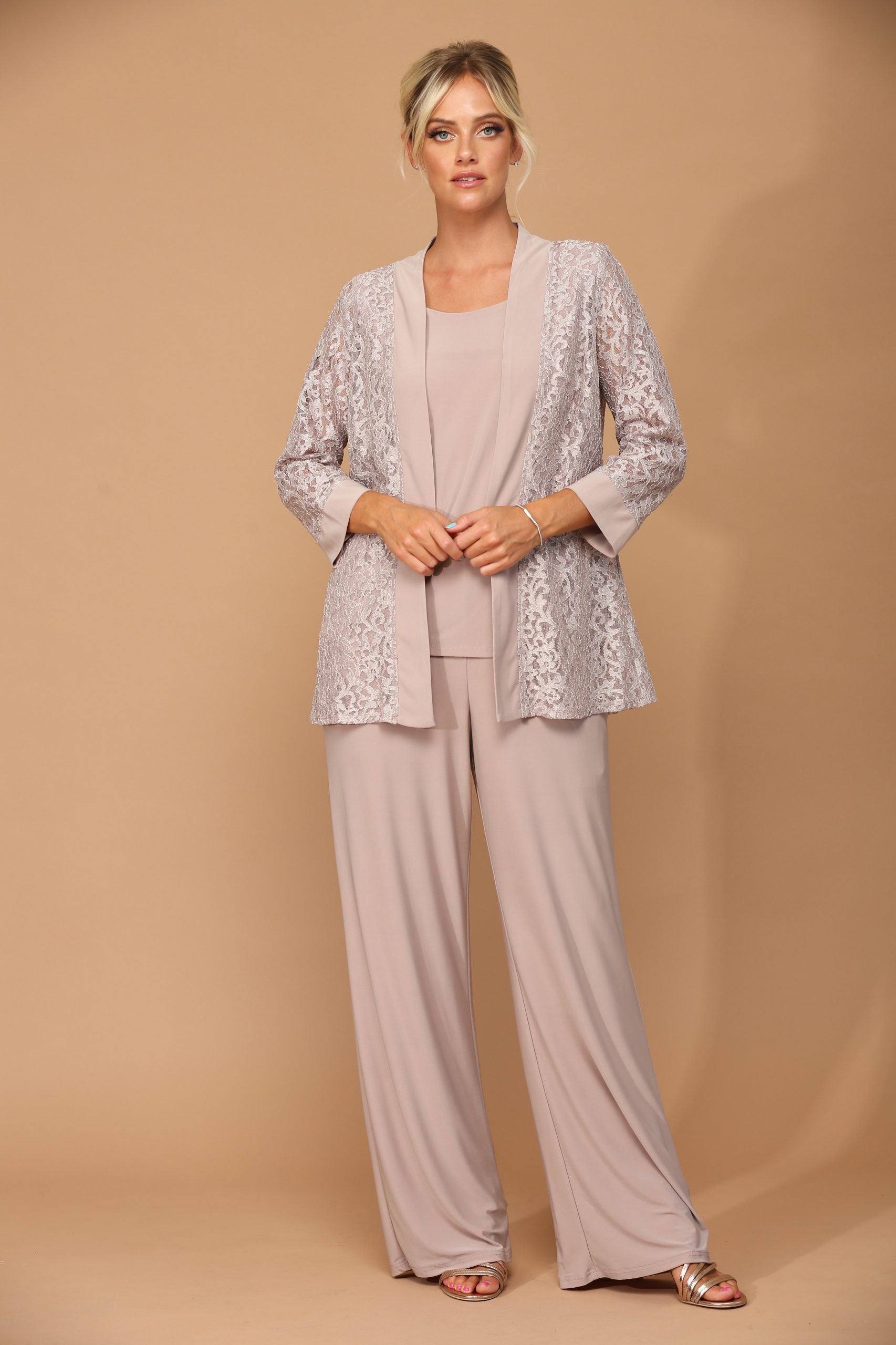 <p> </p>
<p>All Sale Items are Final Sale<br><br><br>Fabric : Lace, Stretch ITY<br><br>Length : Long<br><br>Sleeve Style : Long Sleeve<br><br>Color : Silver<br><br>Size : 2XL<br><br>Fully Lined<br><br>Occasion : Formal, Evening Party, Mother of the Bride, Church, Wedding Guest</p>