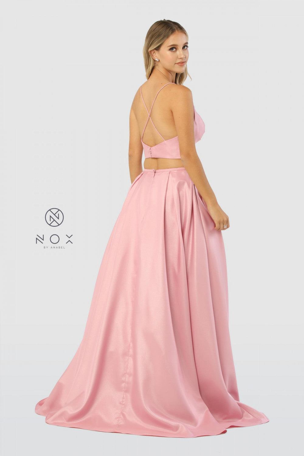 <p><br>This long prom dress features a deep V-neckline spaghetti straps.</p> <p> </p> <p>Closure : Open Back</p> <p>Sleeve Style : Spaghetti Straps</p> <p>Length : Floor Length</p> <p>Colors : Arctic Blue, Mauve</p> <p>Size : XS, S, M, L, XL, 2XL,</p> <p>Fully Lined</p> <p>Occasion : Formal, Prom, Homecoming, Special Occasion</p> 