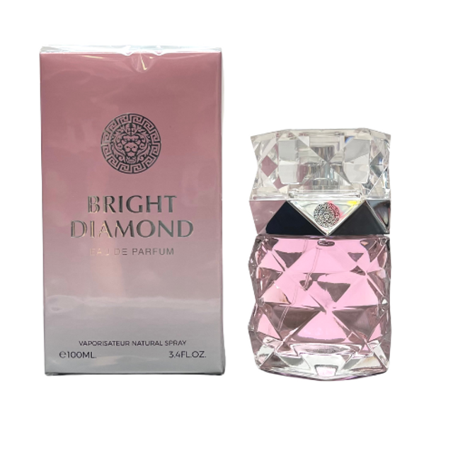 <p data-mce-fragment="1"><span><em>INSPIRED BY</em> <strong>VERSACE BRIGHT CRYSTAL</strong></span></p>
<p data-mce-fragment="1">Bright Diamond - a fragrance for women. This perfume composition belongs to the floral and fruity classes.</p>
<p data-mce-fragment="1">The most recognizable nuances of the work are: in the initial notes - water notes, yuzu and pomegranate;in the notes of" heart "- peony, lotus and magnolia;in the base notes - ambergris, musk and mahogany. Aromatic performance: eau de parfum.</p>
<p data-mce-fragment="1">Characteristic of aroma: natural, intense, burning, sentimental.</p>