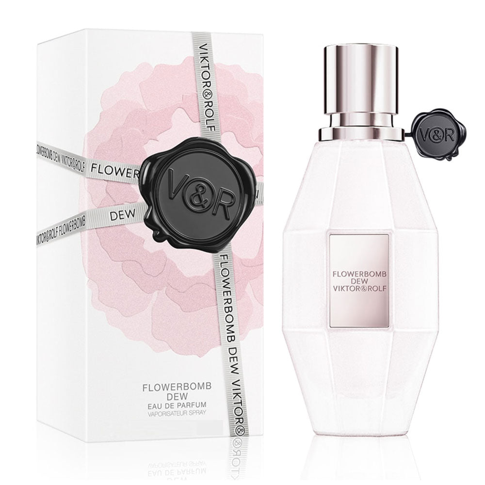 <b data-mce-fragment="1">Fragrance Family:</b><span data-mce-fragment="1"> Florals</span><br data-mce-fragment="1"><br data-mce-fragment="1"><b data-mce-fragment="1">Scent Type:</b><span data-mce-fragment="1"> Powdery Florals</span><br data-mce-fragment="1"><br data-mce-fragment="1"><b data-mce-fragment="1">Key Notes:</b><span data-mce-fragment="1"> Bergamot, Pear Accord, Ambrette</span><br data-mce-fragment="1"><br data-mce-fragment="1"><b data-mce-fragment="1">Fragrance Description:</b><span data-mce-fragment="1"> Flowerbomb Dew is a floriental musky perfume, an olfactory bomb of fresh flowers designed from dewy rose accord. The rose is infused with transparent morning dew for a scent that melts in your skin. Envelope yourself in comforting musks and sensual iris for a glowy, second skin floral sensation.</span>