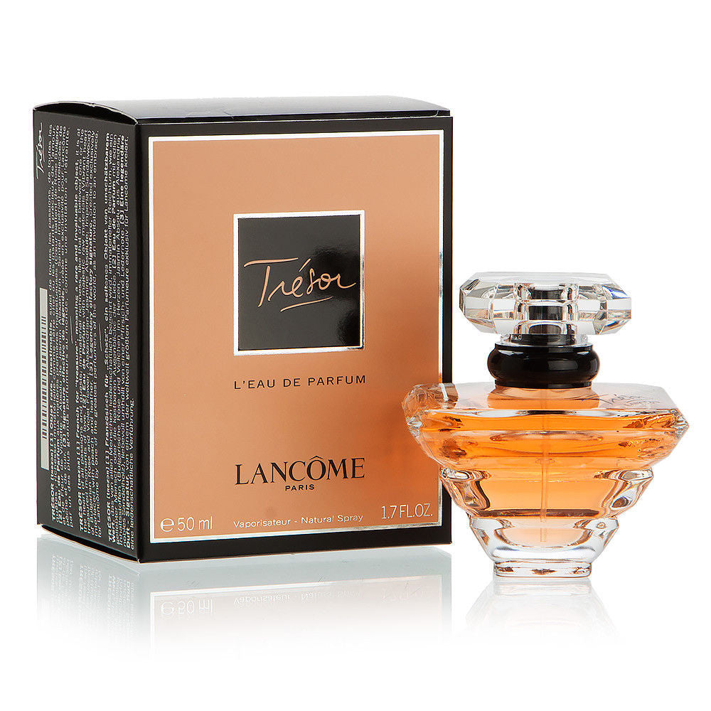 <span data-mce-fragment="1">Trésor Eau de Parfum by Lancôme, the fragrance of treasured moments, evokes everlasting love. This elegant floral fragrance seduces with sensual rose and sparkling notes of peach and apricot blossoms.</span>