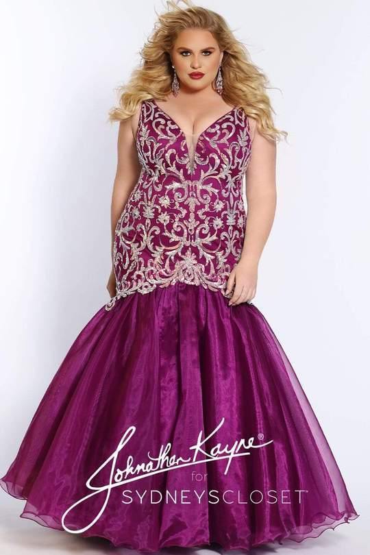 <p> </p> <p>This gorgeous long dress features a sleeveless plunging V-neckline. Fitted <span data-mce-fragment="1">dress is fully adorned with filigree patterns of sequin embroidery, crafted in a flattering silhouette to flaunt those fabulous curves, while the skirt flourishes a mermaid style in luxurious organza. </span><span>This is perfect any special occasion.</span></p> <p> </p> <p>Sleeve Style : Sleeveless</p> <p>Length : Floor Length</p> <p>Color : Magenta</p> <p>Sizes : 18, 24</p> <p>Fully Lined</p> <p>Occasion : Formal, Prom, Homecoming</p>