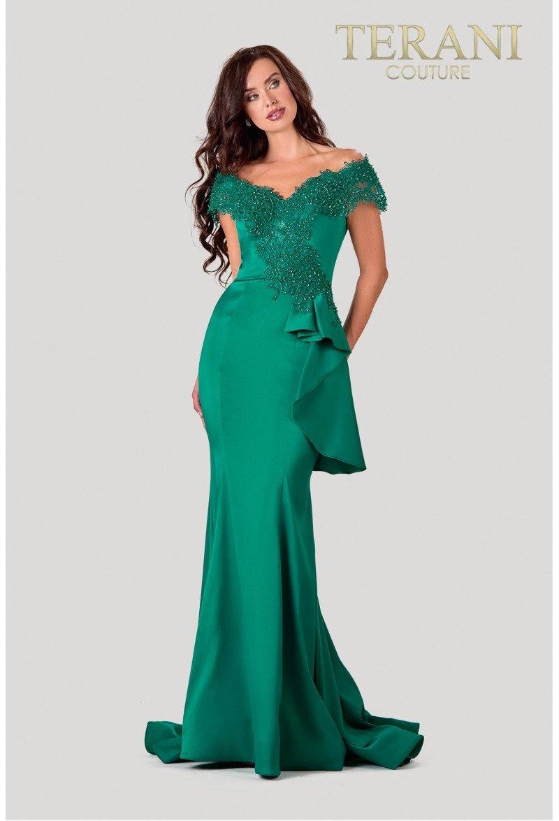 <p> </p> <p><span data-mce-fragment="1">This elegant long dress features an off shoulder V-neckline. Fitted bodice and has a ruffle detail. The skirt is tailored in a fit and flare silhouette with a sweep train finish. This dress is perfect for any occasion.</span></p> <p> </p> <p><span data-mce-fragment="1">Length : Full Length</span><br data-mce-fragment="1"><br data-mce-fragment="1"><span data-mce-fragment="1">Sleeve Style : Off Shoulder</span><br data-mce-fragment="1"><br data-mce-fragment="1"><span data-mce-fragment="1">Color : Emerald</span><br data-mce-fragment="1"><br data-mce-fragment="1"><span data-mce-fragment="1">Sizes : 2, 4, 6, 8, 10, 12, 14, 16, 18, 20, 22, 24</span><br data-mce-fragment="1"><br data-mce-fragment="1"><span data-mce-fragment="1">Fully Lined</span><br data-mce-fragment="1"><br data-mce-fragment="1"><span data-mce-fragment="1">Occasion : Formal, Prom, Homecoming, Wedding Guest, Red Carpet, Pageant, Special Occasion</span></p>