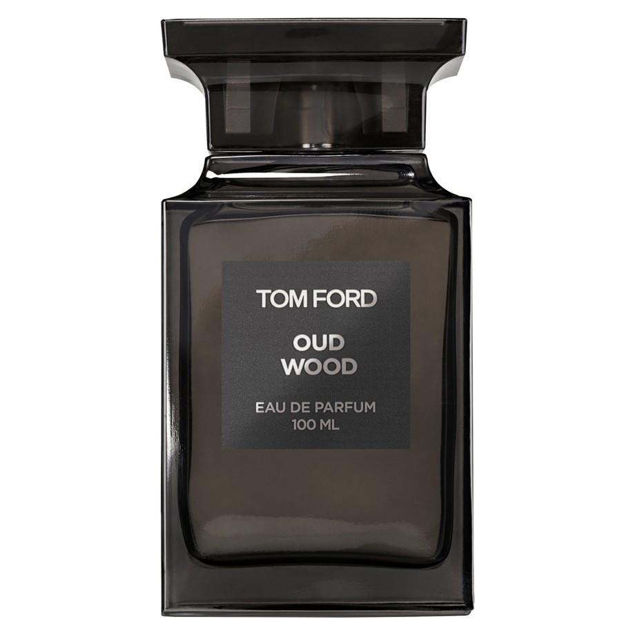<p>An earthy and woody scent inspired by smoky, incense-filled temples and a rare, precious oud wood.</p>
<p><strong>Fragrance story</strong>: A composition of exotic, smoky woods including rare oud, sandalwood, rosewood, Eastern spices and sensual amber reveal oud wood's rich, compelling power.</p>
<p><strong>Style</strong>: Earthy, woody.</p>
<p><strong>Notes</strong>: Rare oud wood, sandalwood, Chinese pepper.</p>